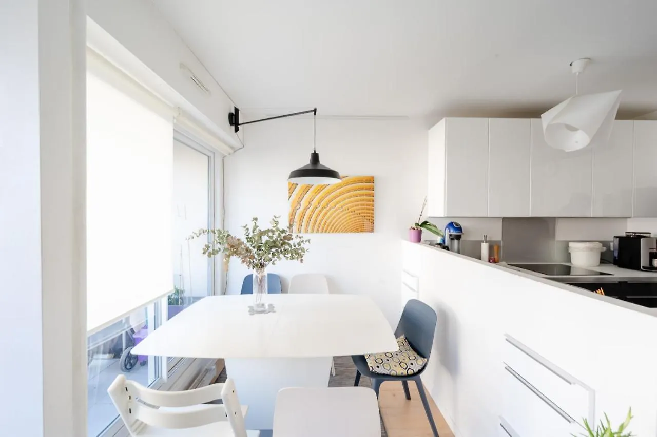Beautiful Apt With Balcony Parc Montsouris Rer B 파리 0*,  프랑스